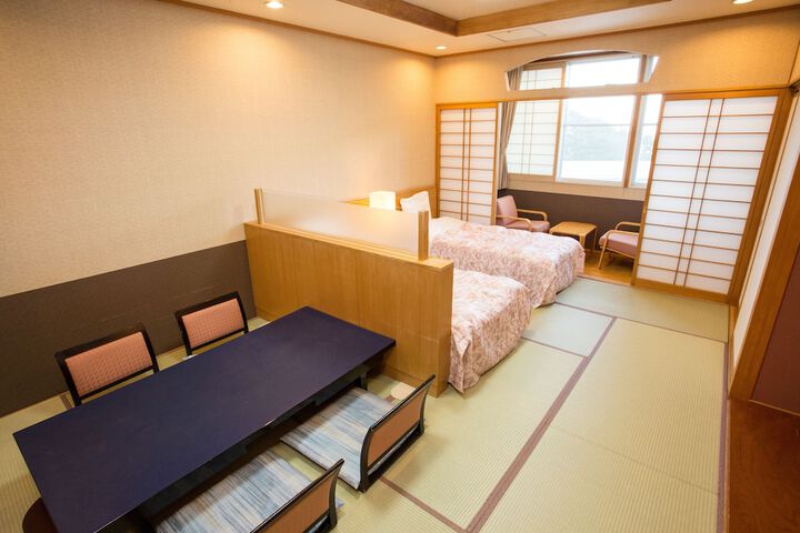 Room 5 of 44