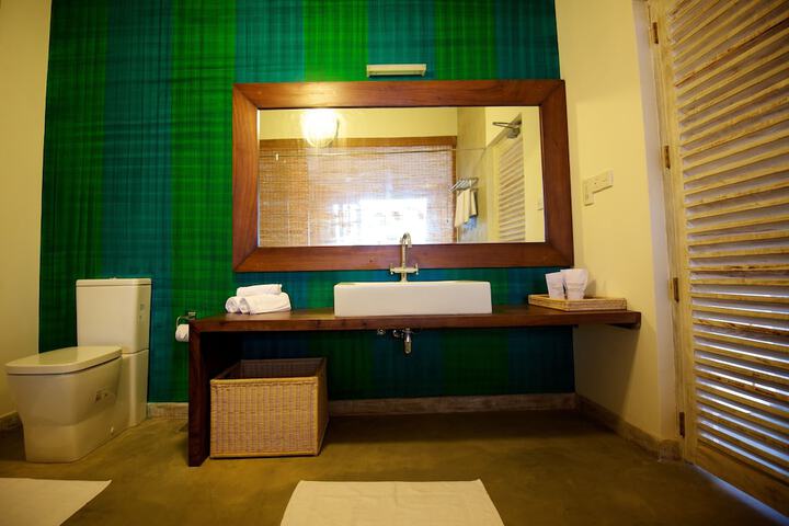 Room 17 of 28