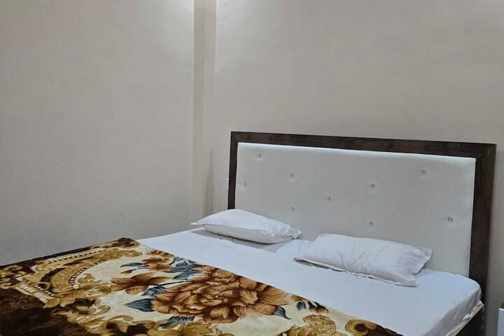 Room 19 of 37