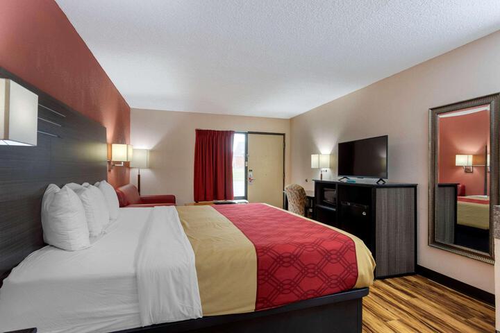 1 King Bed (25 of 33)