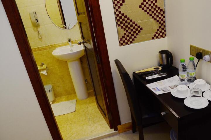Room 6 of 51