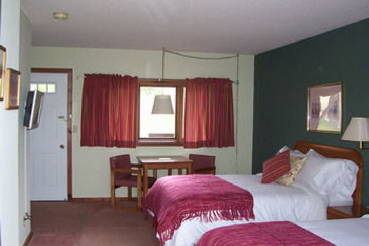 Room 10 of 18
