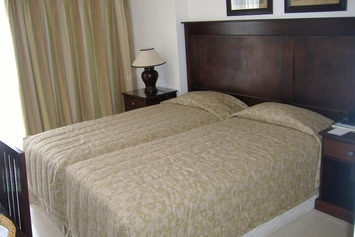 Room 9 of 20