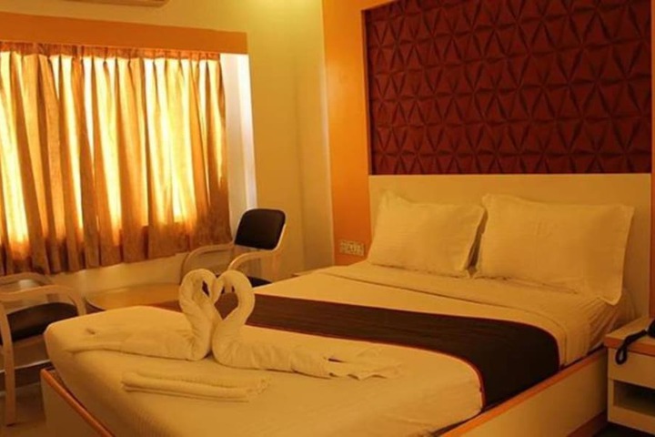Room 12 of 18