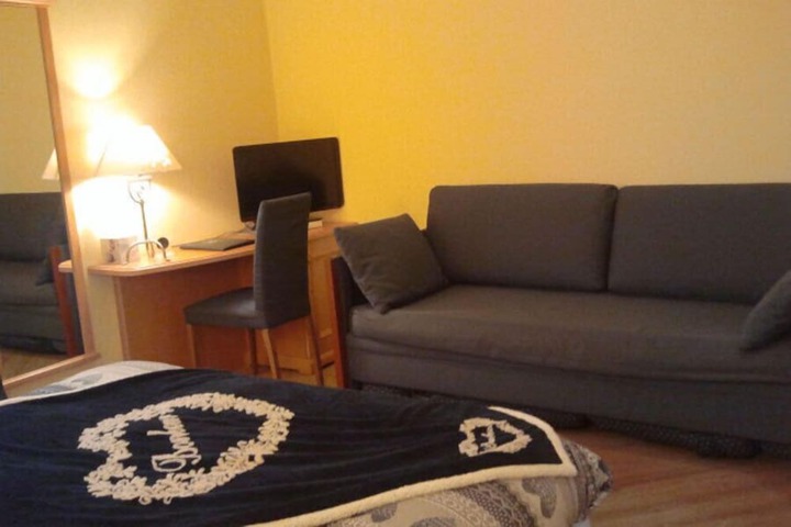 Room 12 of 30