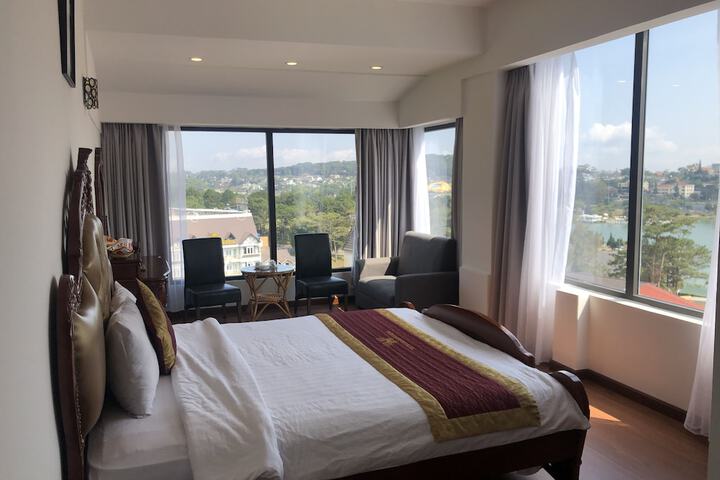 Room 13 of 53