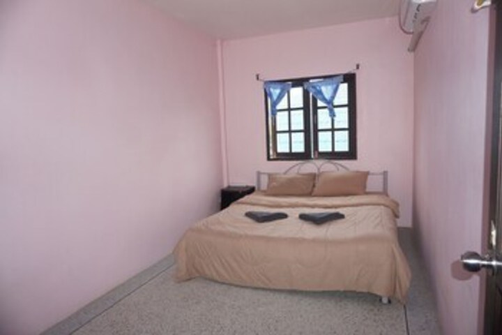 Room 10 of 15