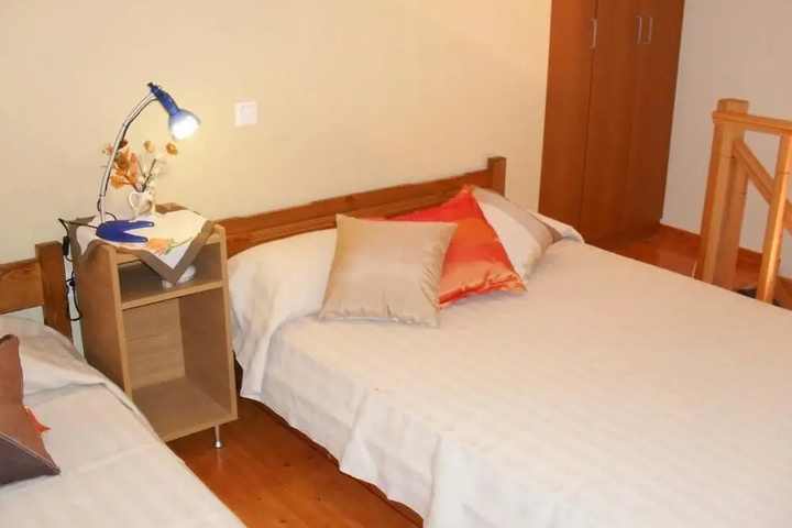 Room 4 of 14