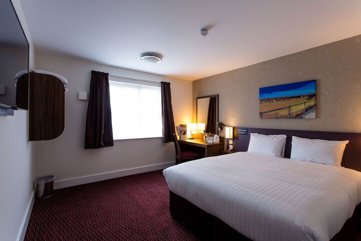 Room 4 of 30