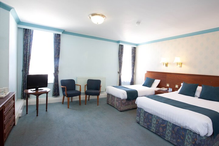 Room 12 of 76