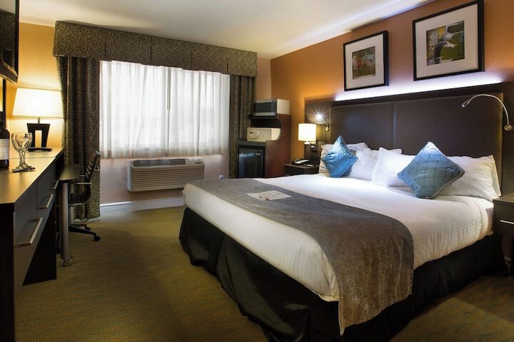 Room 9 of 25