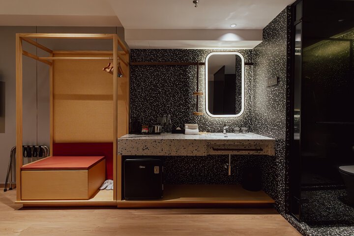Room 61 of 105