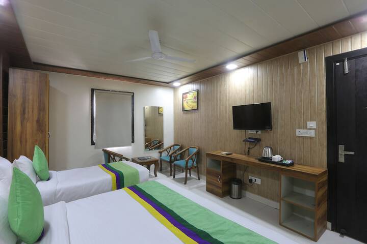 Room 4 of 11