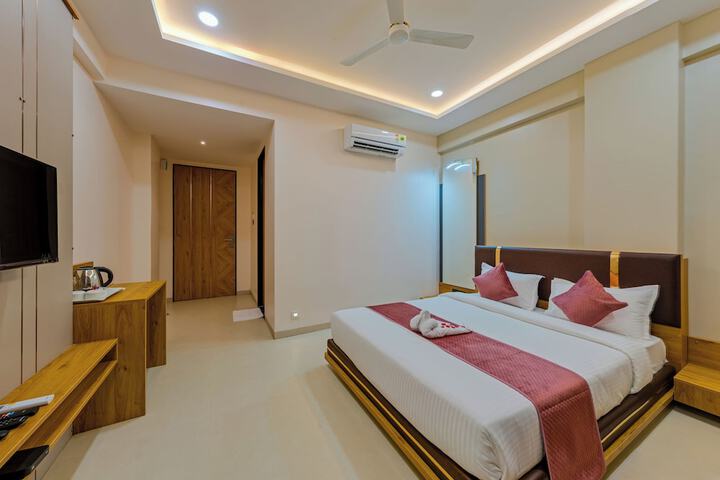Room 7 of 25