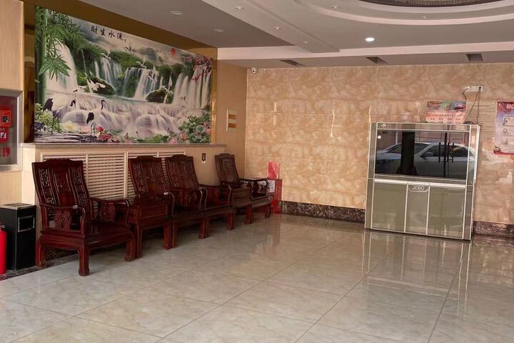 Hotel Interior 9 of 31