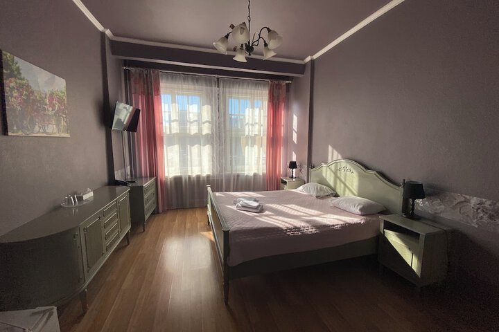 Room 160 of 272