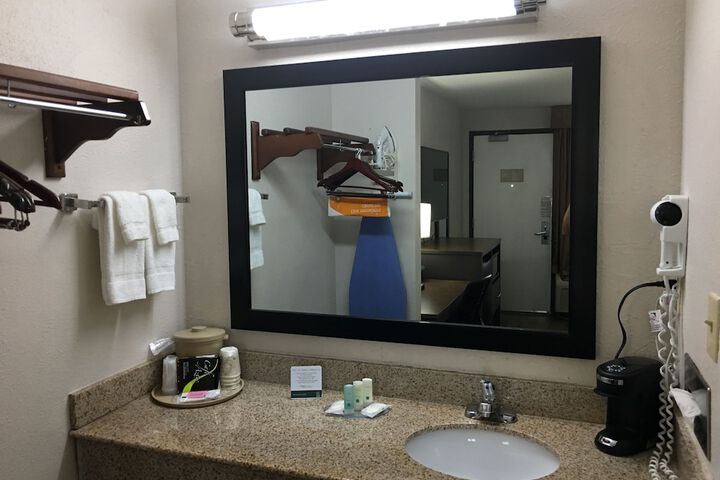 Bathroom amenities
