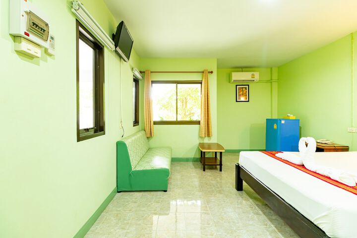 Room 13 of 42