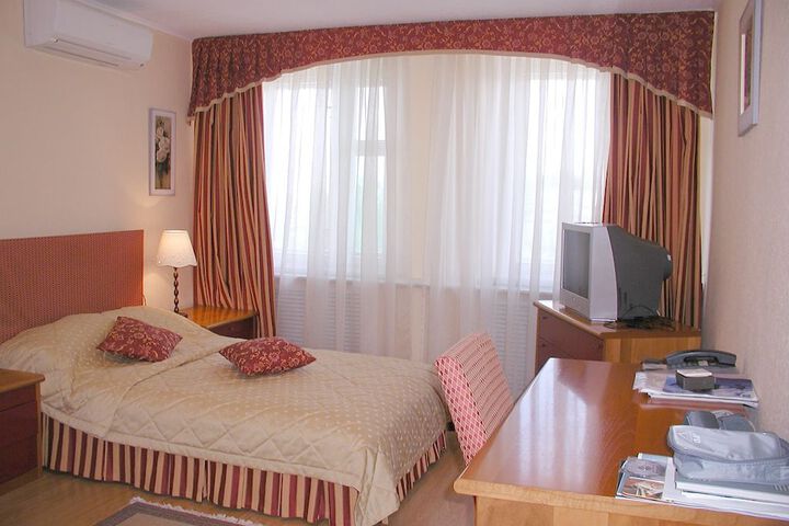 Room 3 of 24