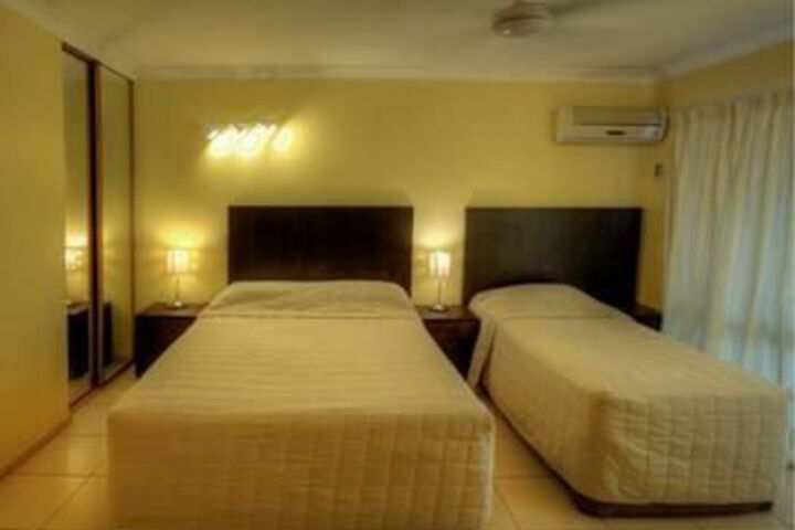 Room 11 of 23