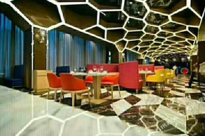 Dining 9 of 9