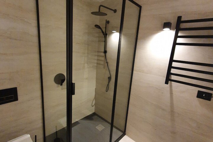 Room 34 of 64