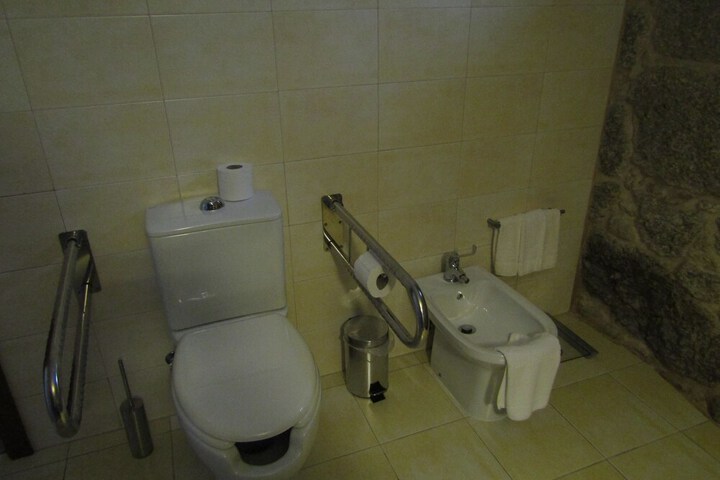 Room 27 of 88