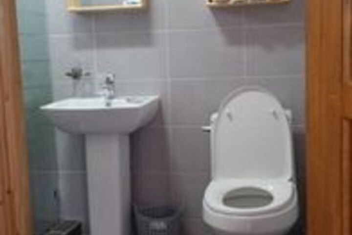 Room 2 of 34