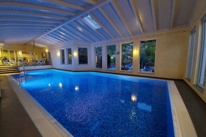 Pool Hotel