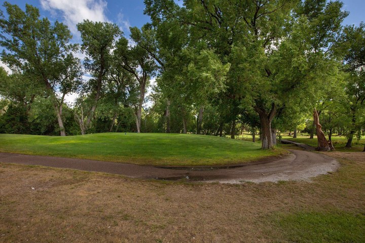 Property Grounds 41 of 49