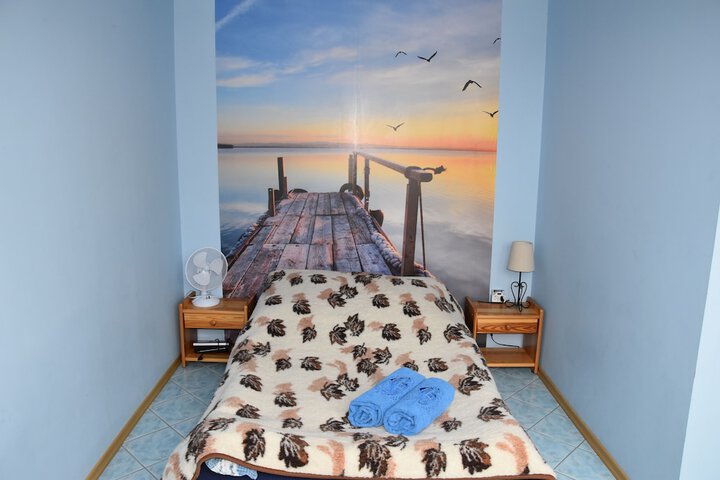 Room 5 of 68