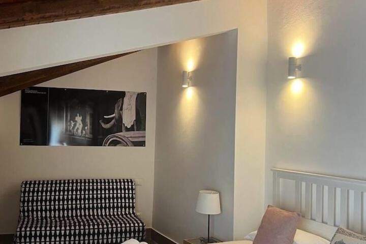 Room 6 of 36