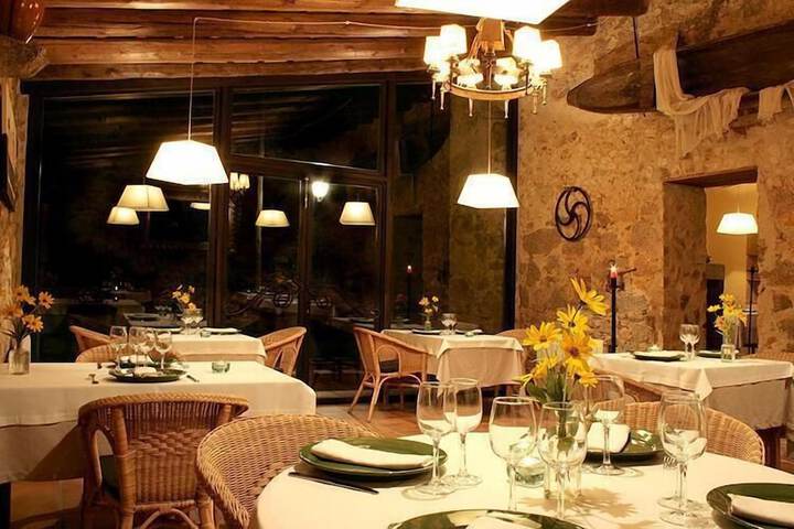 Dining Photos