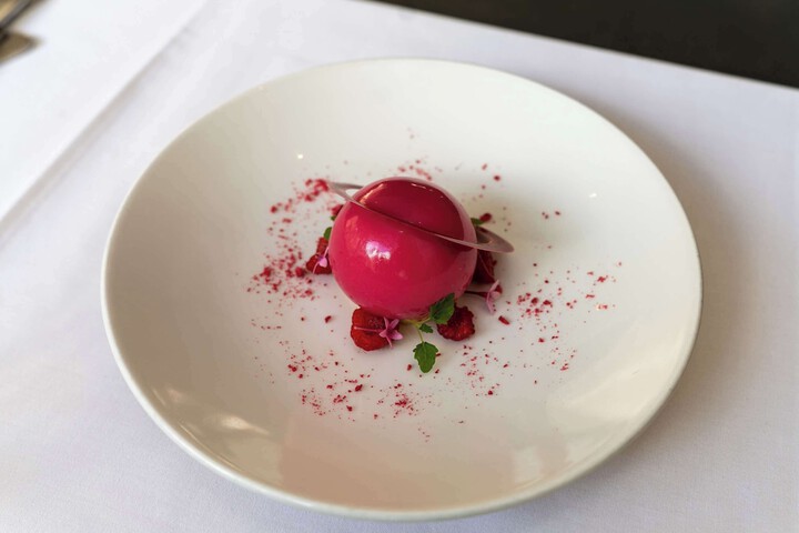 Dining 105 of 148