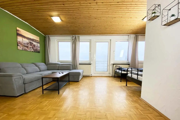 Room 14 of 22
