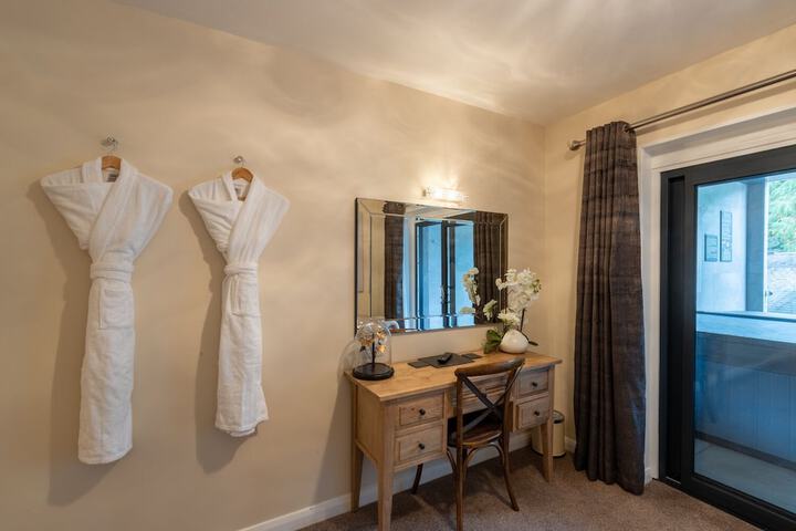 Room 25 of 132