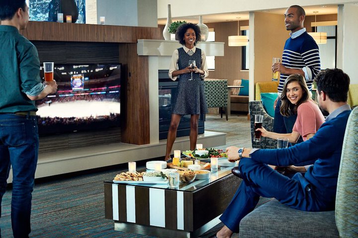 Lobby lounge