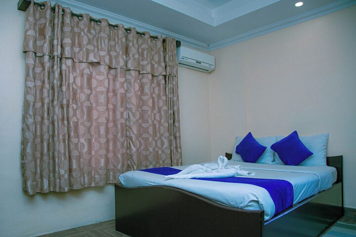 Room 3 of 12