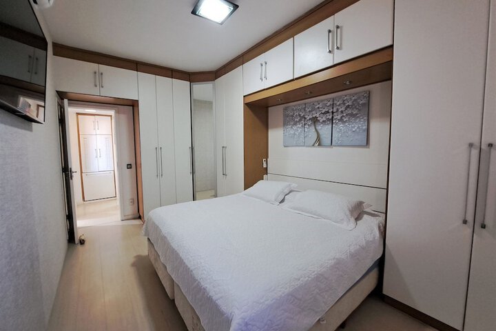 Room 4 of 49
