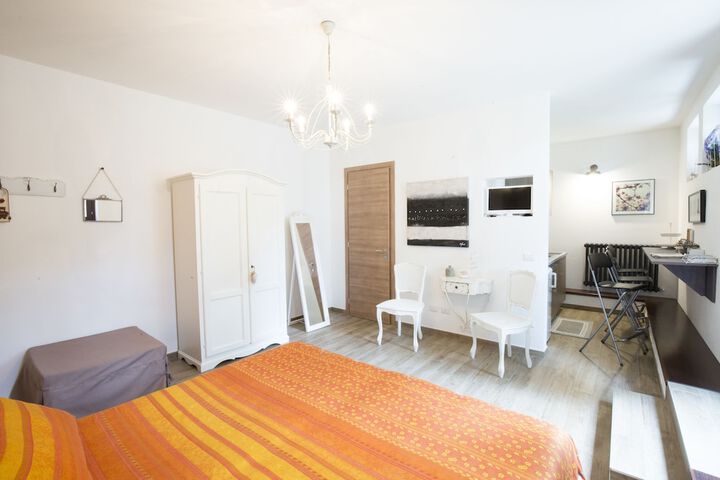Room 15 of 25