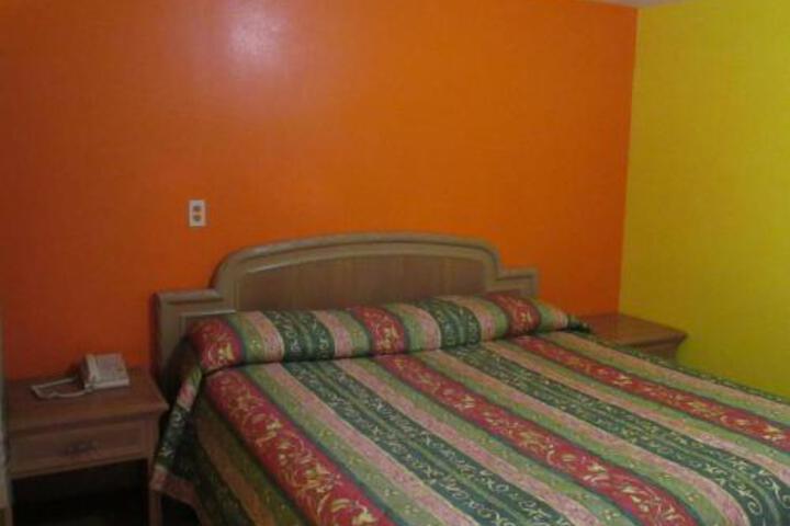 Room 33 of 34
