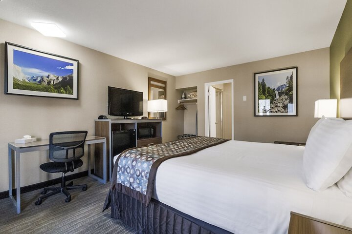 Room 4 of 55