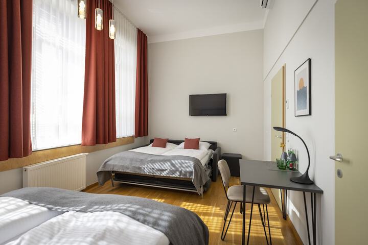 Room 52 of 98
