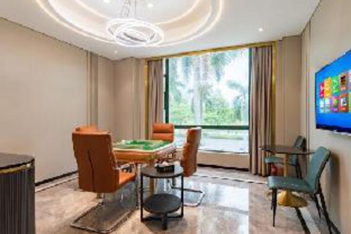 Yangjiang Poli Holiday Hotel (Jiangcheng Yueyun Bus Terminal)