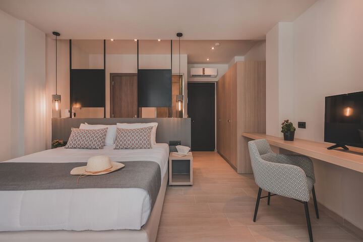 Room 3 of 28