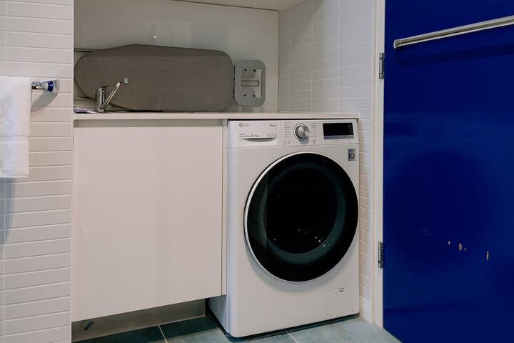 Laundry 26 of 38
