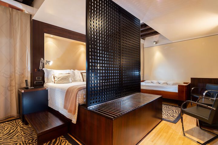 Room 42 of 119