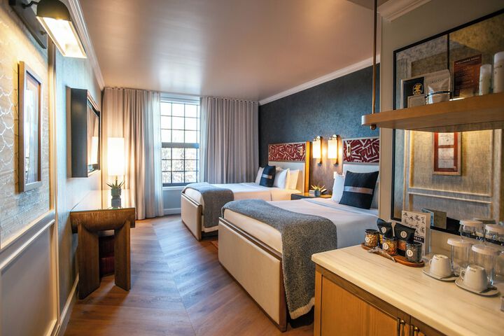 Room 35 of 60
