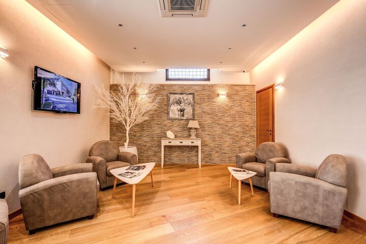 Ballroom/Hall 97 of 119