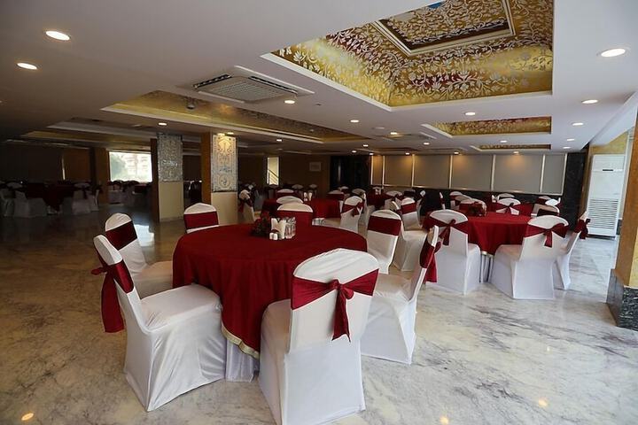 Ballroom/Hall 20 of 24